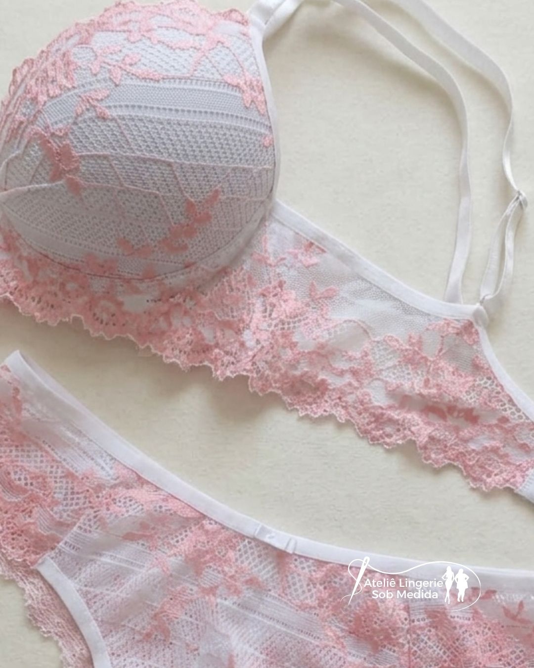 conjunto lingerie rendado, lingerie rosa, calcinha fio duplo, lingerie sensual feminina, conjunto de renda feminino, lingerie confort&aacute;vel, suti&atilde; rendado, calcinha rendada, lingerie delicada, conjunto sensual feminino, lingerie transparente, lingerie rom&acirc;ntica, lingerie premium, conjunto feminino renda, lingerie elegante